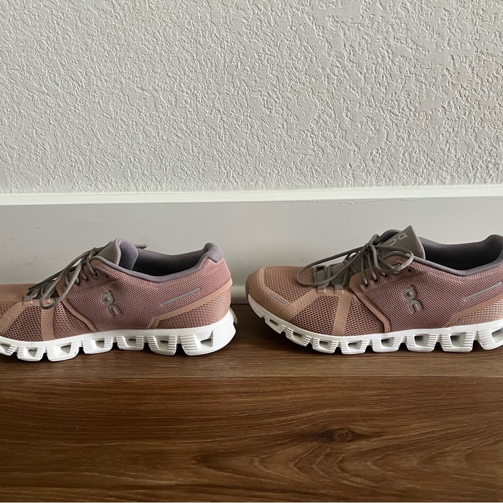 On Running Women's Pink and Gray Athletic Shoes - Picture 2 of 4